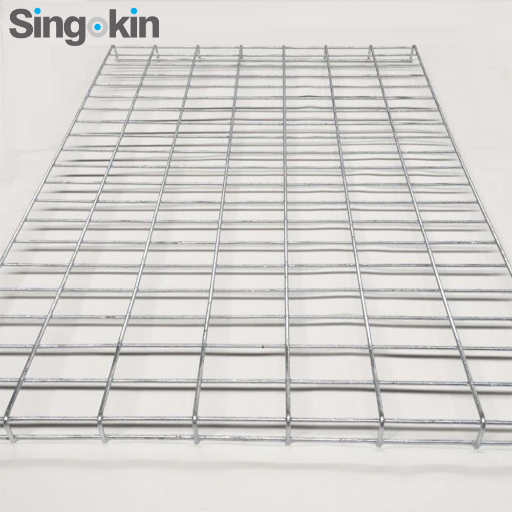 Welded wire mesh bending panel
